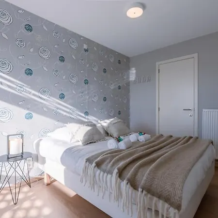 Huswell - In A Unique Location With Swimming Pool *